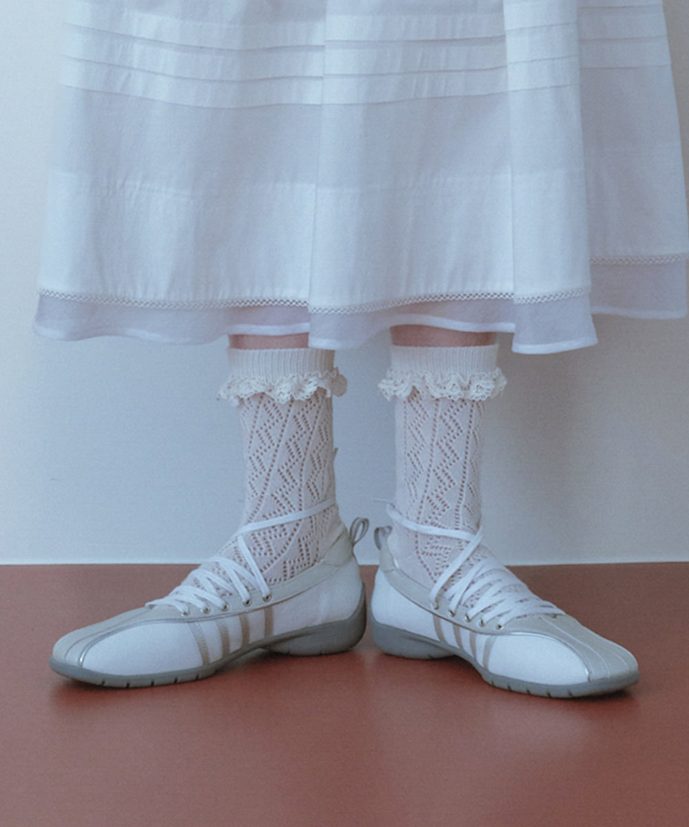 รองเท้าผ้าใบ BLISS LACEUP SNEAKERS - CREAMY PEARL