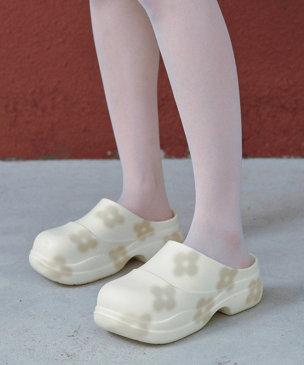 X MINJUKIM FLORAL SHADOW CLOG - CREAM