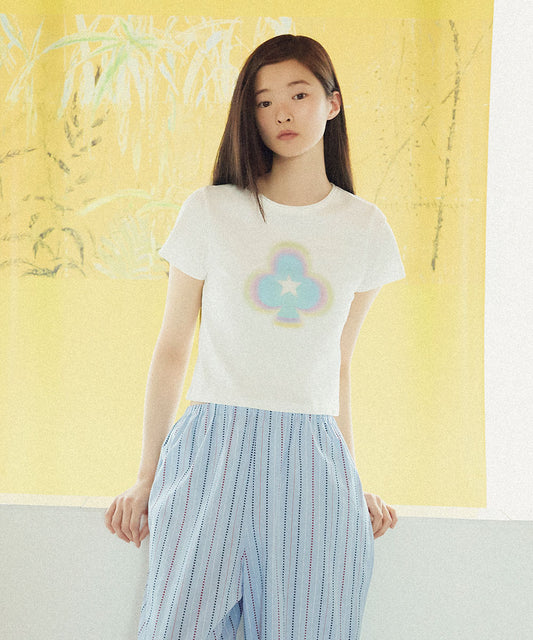 เสื้อยืด CLOVER SLIM T-SHIRT - WHITE