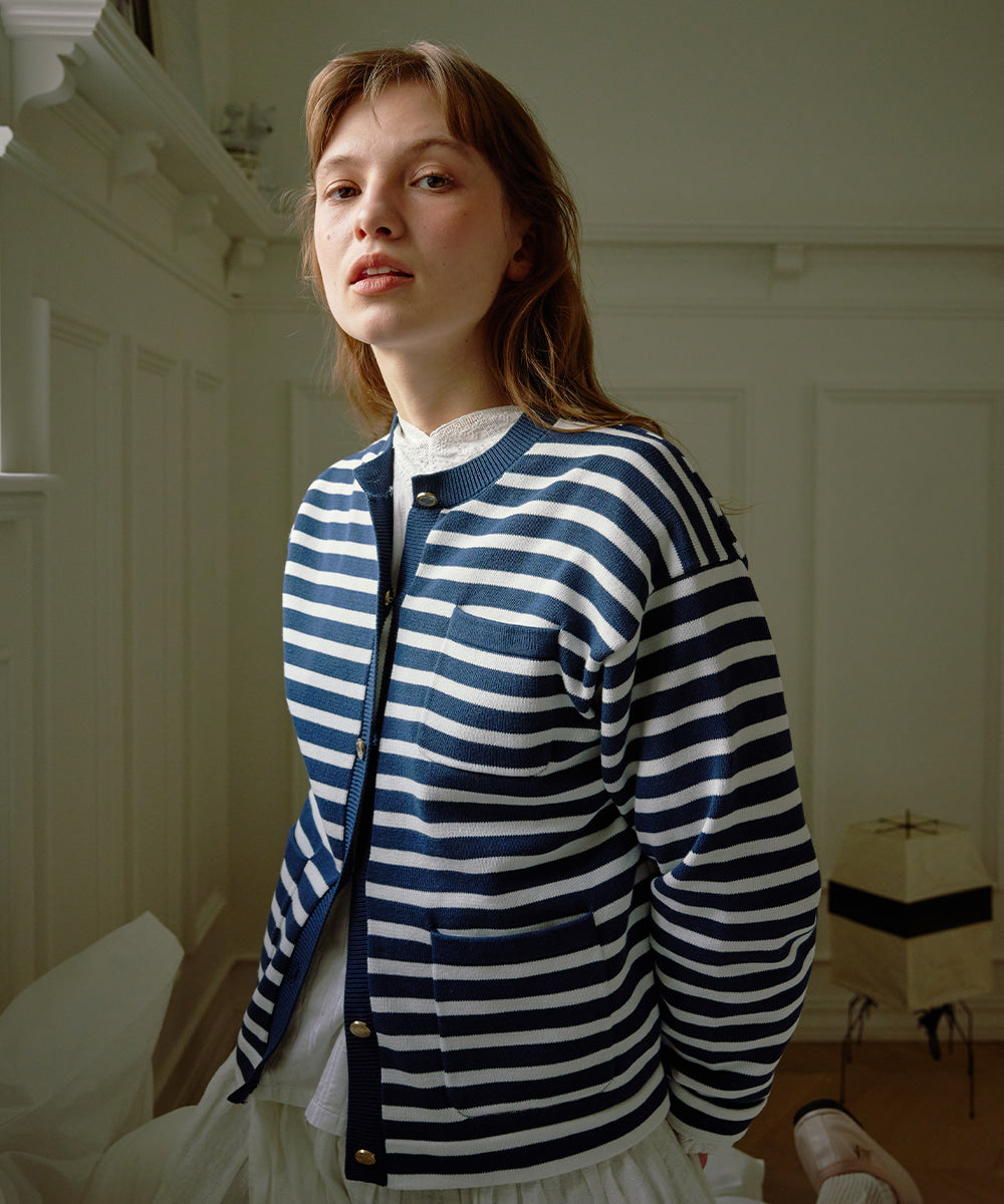 เสื้อคาร์ดิแกน GOLD BUTTON POCKET CARDIGAN - NAVY STRIPE