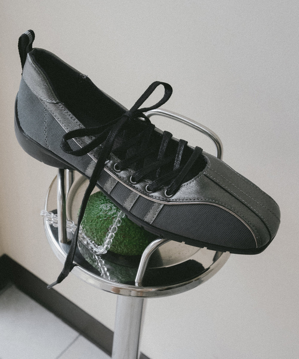 รองเท้าผ้าใบ BLISS LACEUP SNEAKERS - DARK SILVER