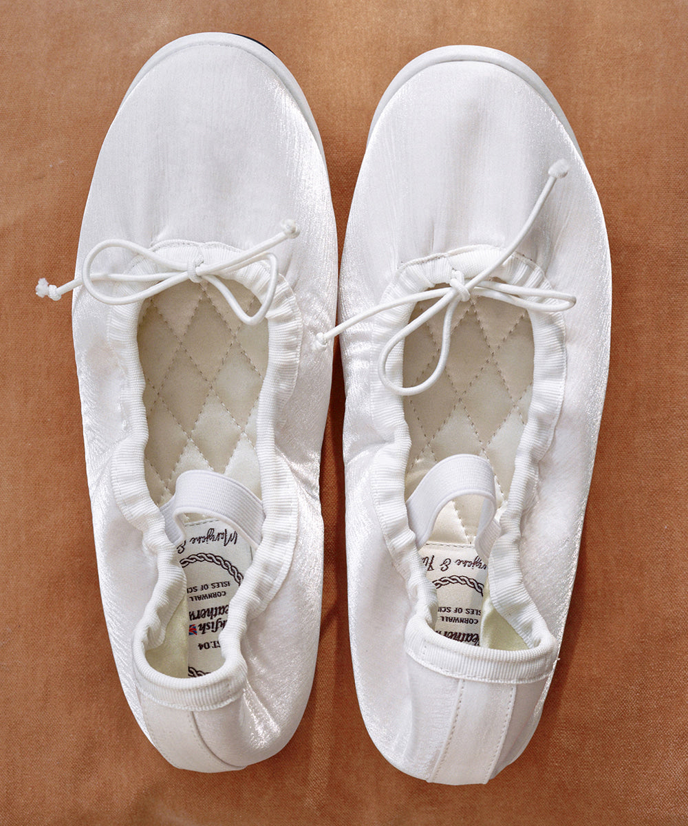 WISLEY QUILTED SCRUNCH FLAT - WHITE