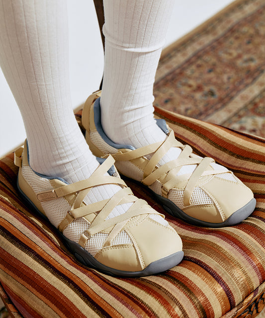 รองเท้าผ้าใบ ZANE X-STRAP SNEAKERS - BEIGE