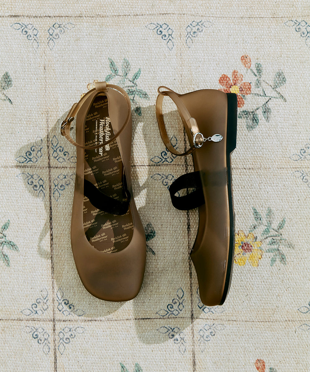 รองเท้าเจลลี่ GLAIR BANDING FLAT - MATT BROWN