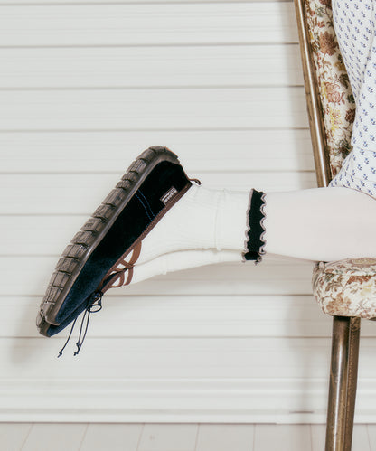 รองเท้าแมรี่เจน BELLA CROSS BANDING FLATS(PEBBLE SOLE) - NAVY