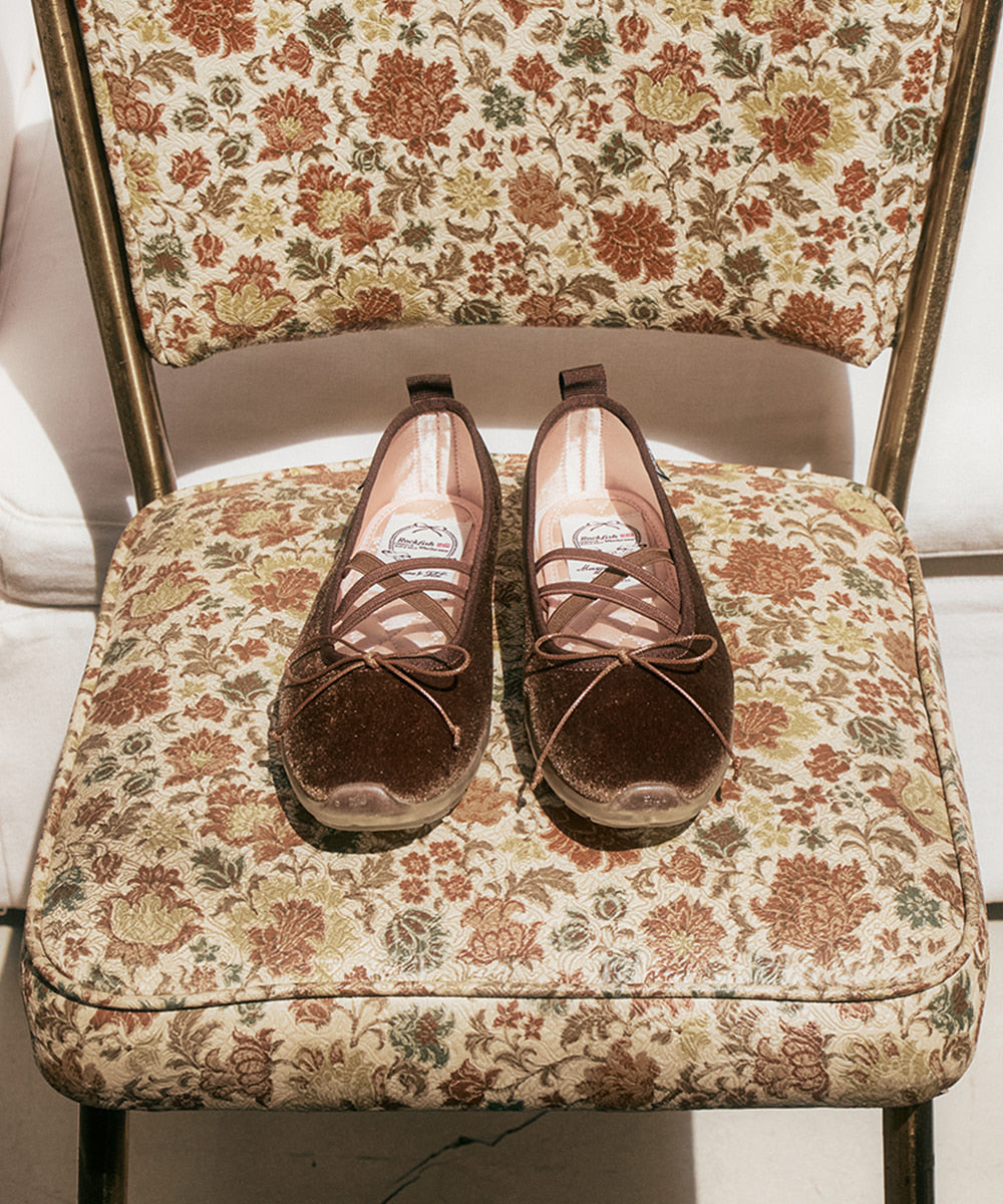 รองเท้าแมรี่เจน BELLA CROSS BANDING FLATS(PEBBLE SOLE) - BROWN