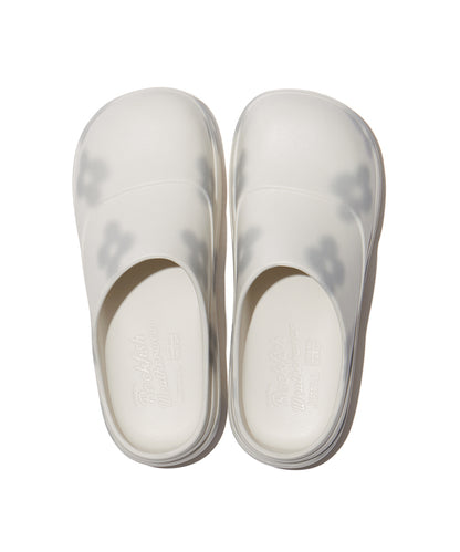 X MINJUKIM FLORAL SHADOW CLOG - WHITE