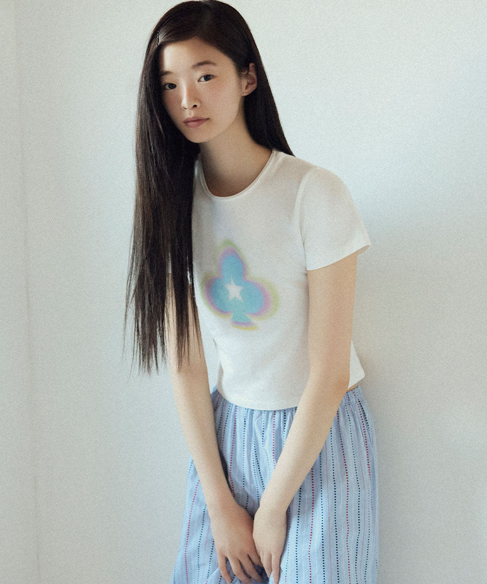 เสื้อยืด CLOVER SLIM T-SHIRT - WHITE