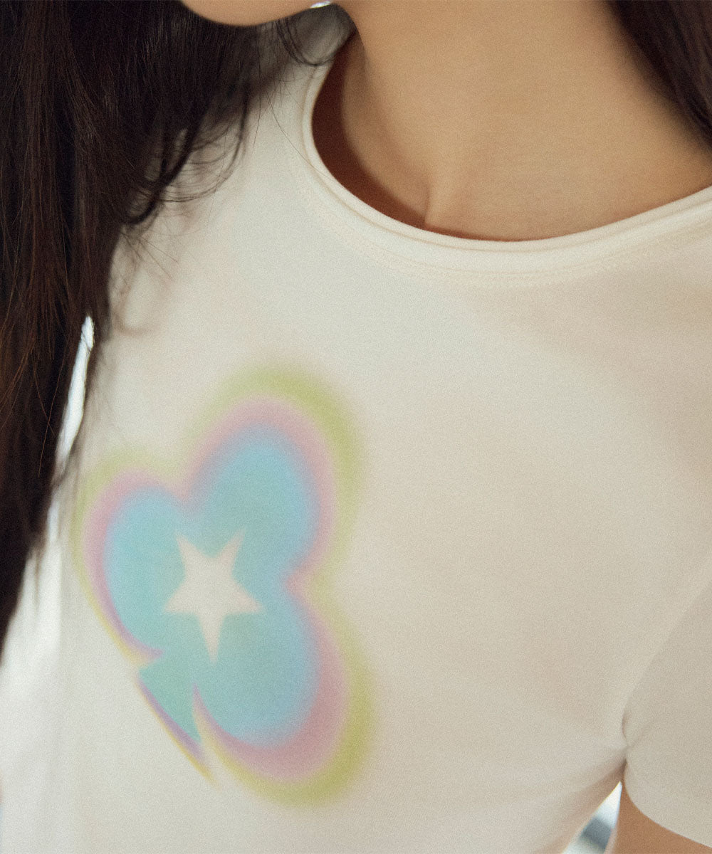 เสื้อยืด CLOVER SLIM T-SHIRT - WHITE