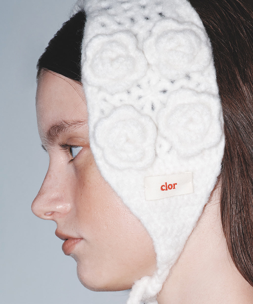 ที่ปิดหูกันหนาว HANDMADE FLOWER CROCHET EARMUFF - IVORY