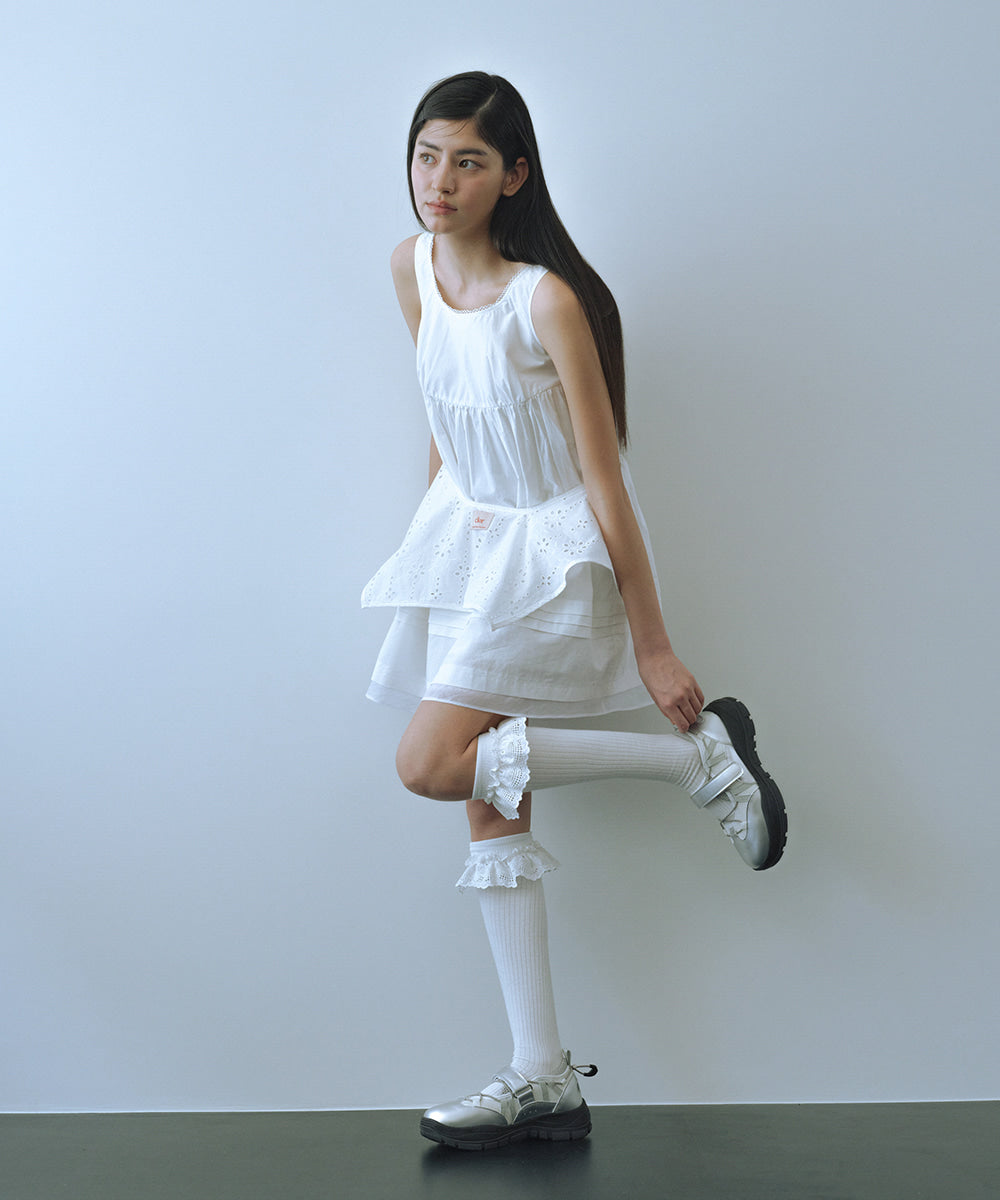 ถุงเท้า FRILLY LACE MID-CALF SOCKS - WHITE