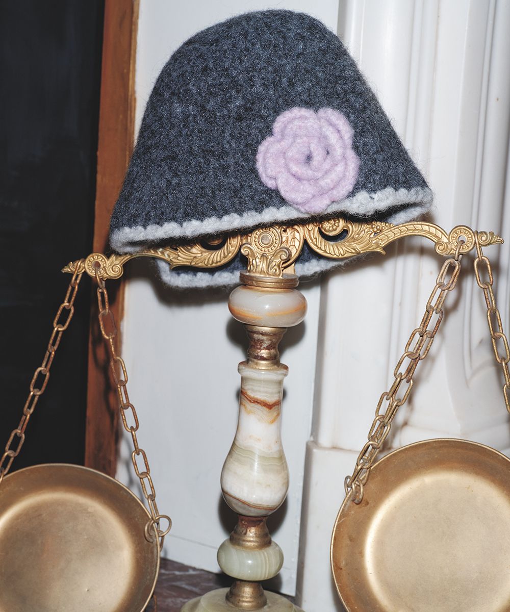 หมวกบีนนี่ HANDMADE FLOWER CROCHET HAT - DARK GREY