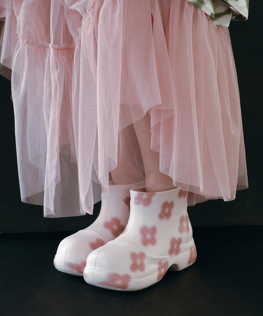 X MINJUKIM FLORAL SHADOW BOOTS SHORT - PINK BEIGE