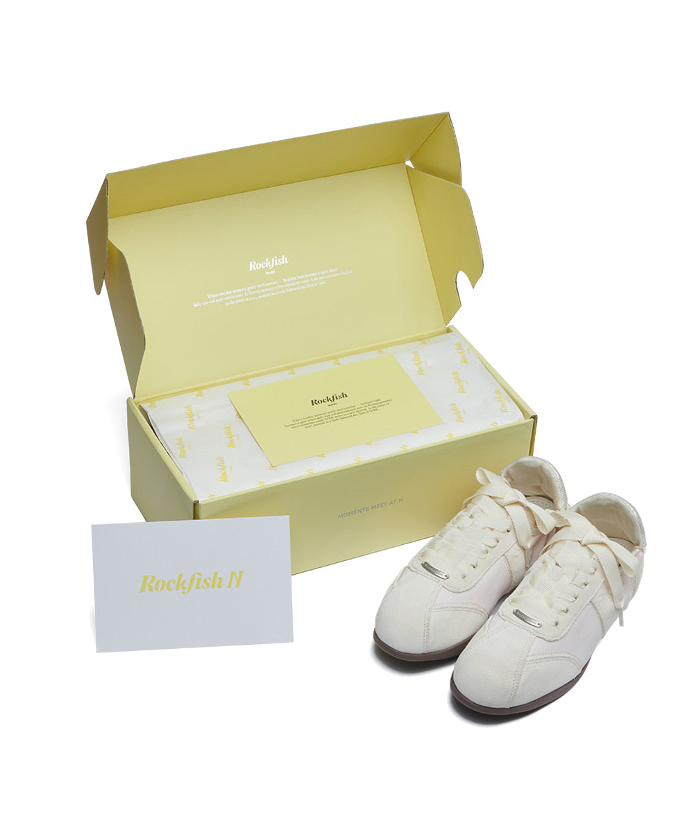 รองเท้าผ้าใบ SCRUNCH FLAT SNEAKERS - BEIGE