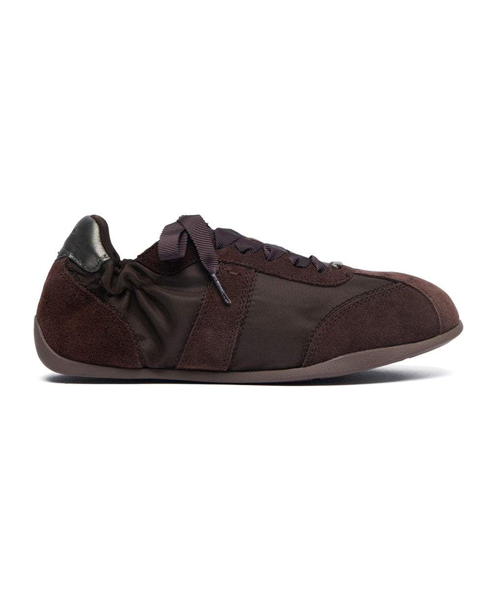 รองเท้าผ้าใบ SCRUNCH FLAT SNEAKERS - BROWN