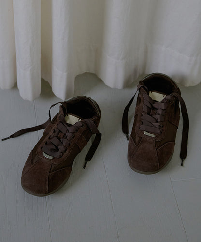 รองเท้าผ้าใบ SCRUNCH FLAT SNEAKERS - BROWN