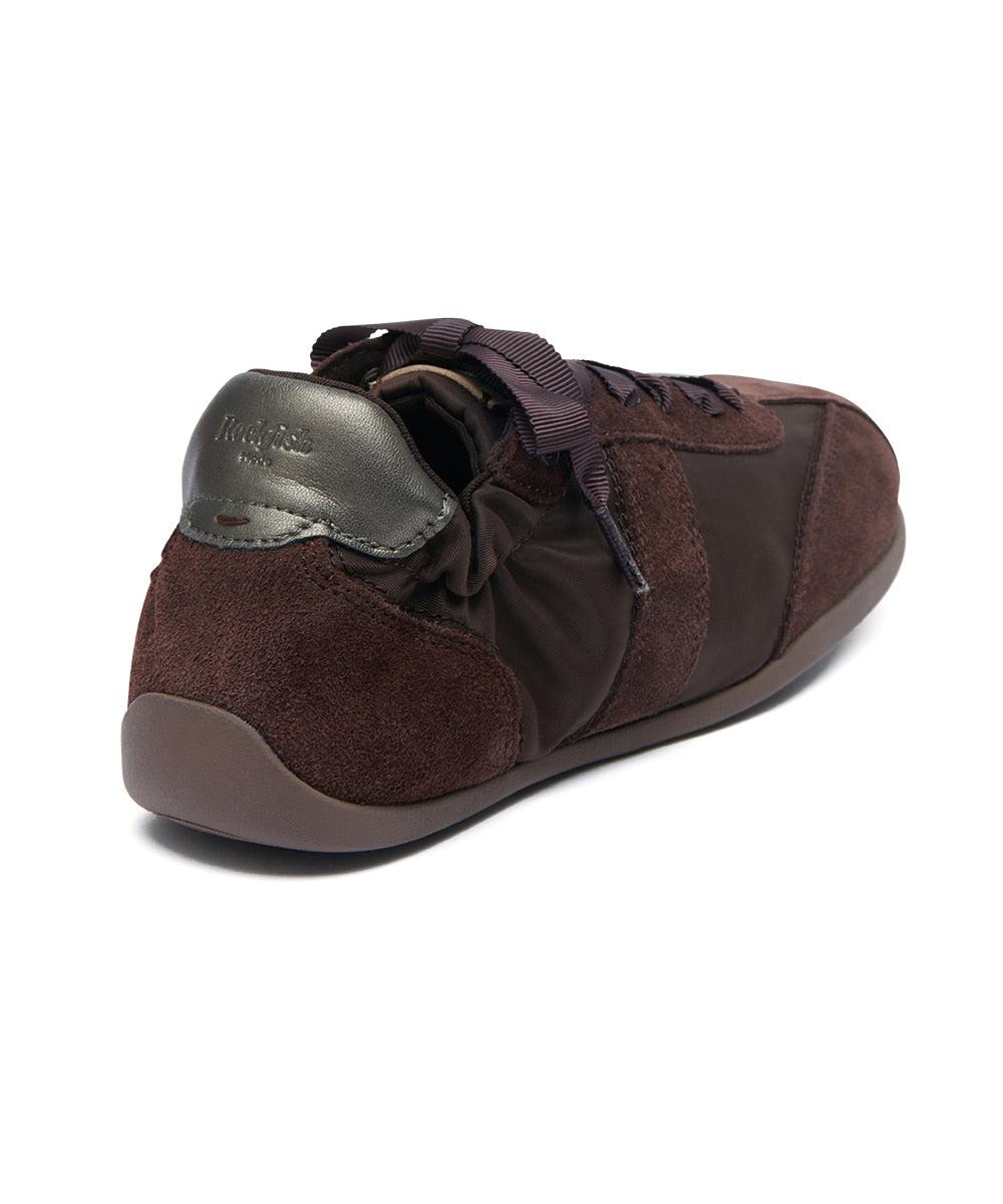 รองเท้าผ้าใบ SCRUNCH FLAT SNEAKERS - BROWN