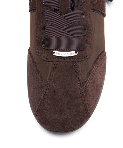 รองเท้าผ้าใบ SCRUNCH FLAT SNEAKERS - BROWN
