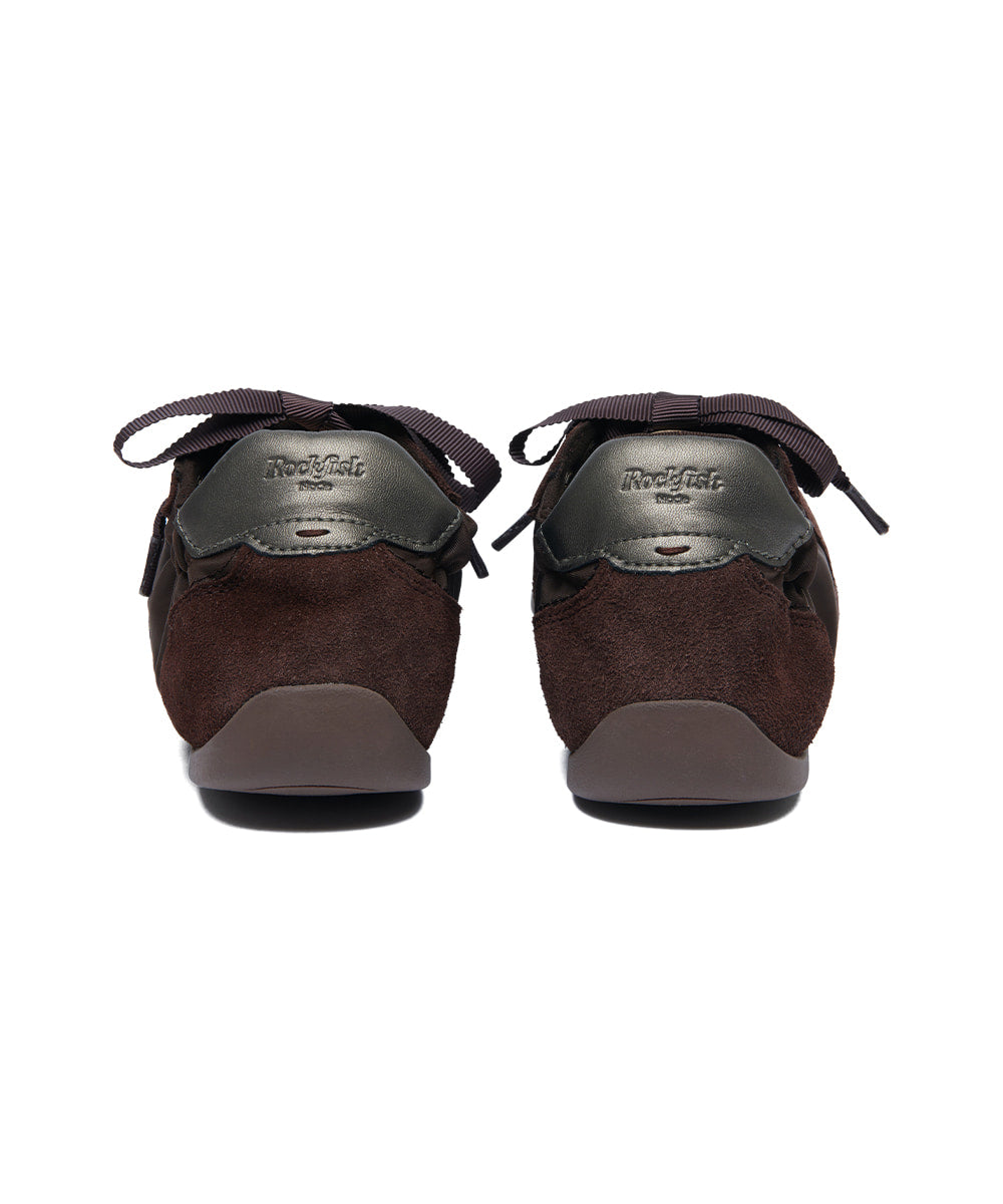 รองเท้าผ้าใบ SCRUNCH FLAT SNEAKERS - BROWN