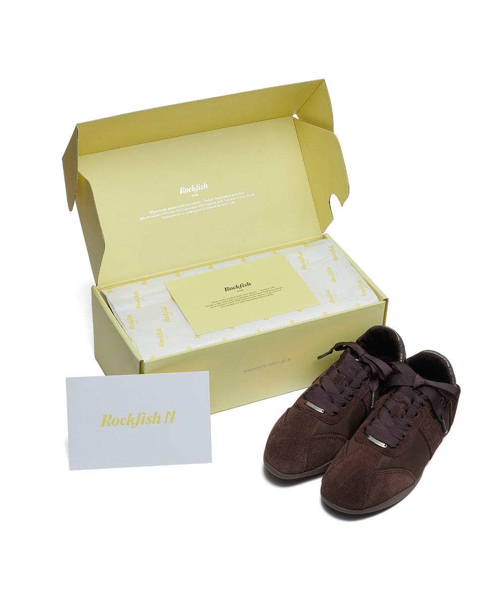 รองเท้าผ้าใบ SCRUNCH FLAT SNEAKERS - BROWN