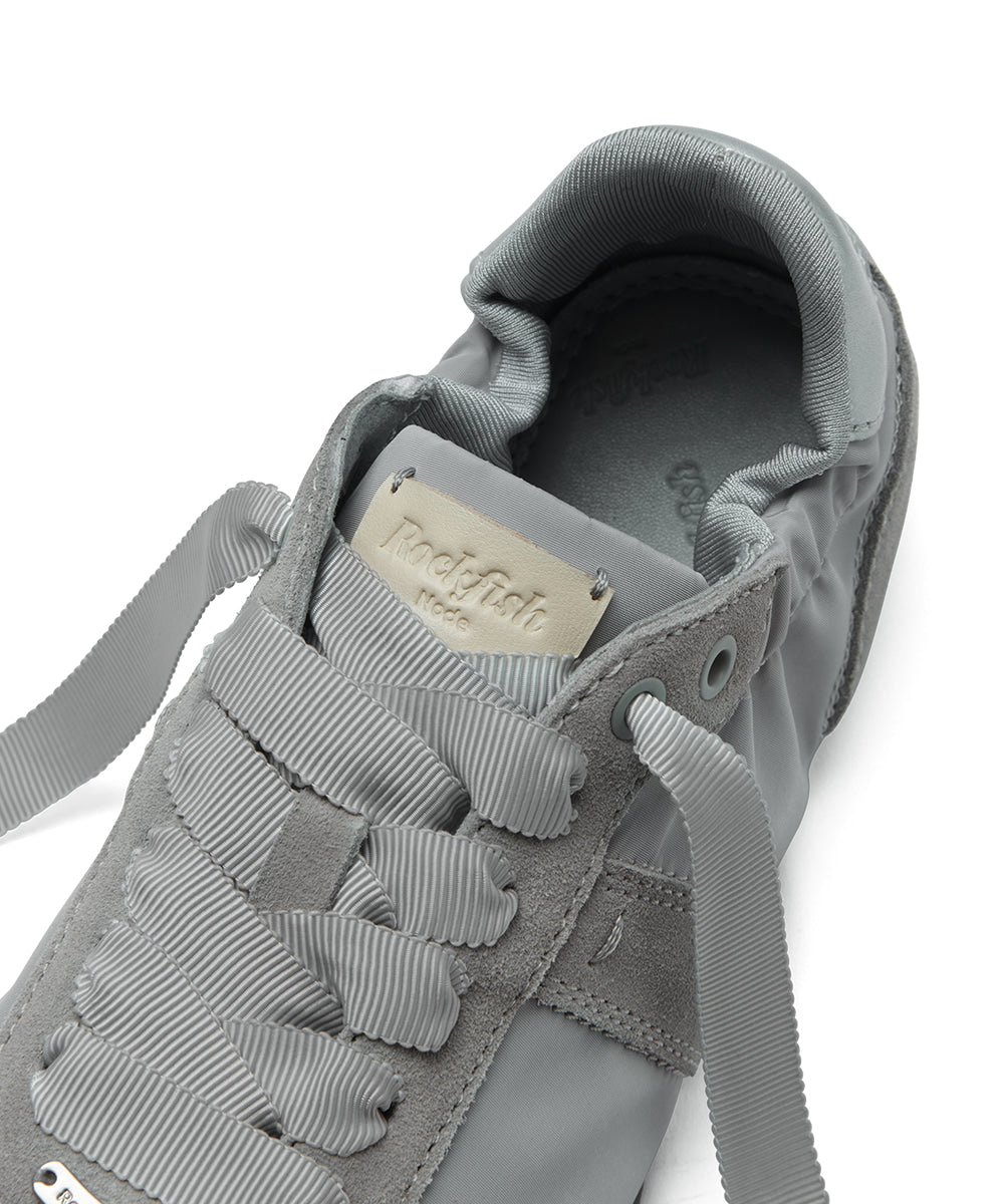 รองเท้าผ้าใบ SCRUNCH FLAT SNEAKERS - GREY